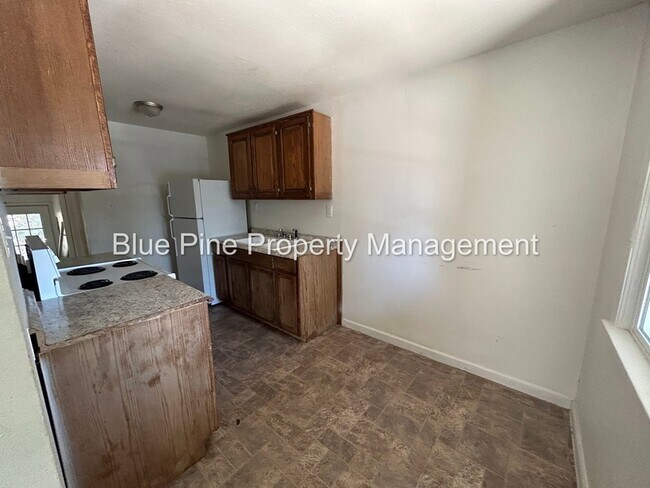 Building Photo - 99 Toponce Dr