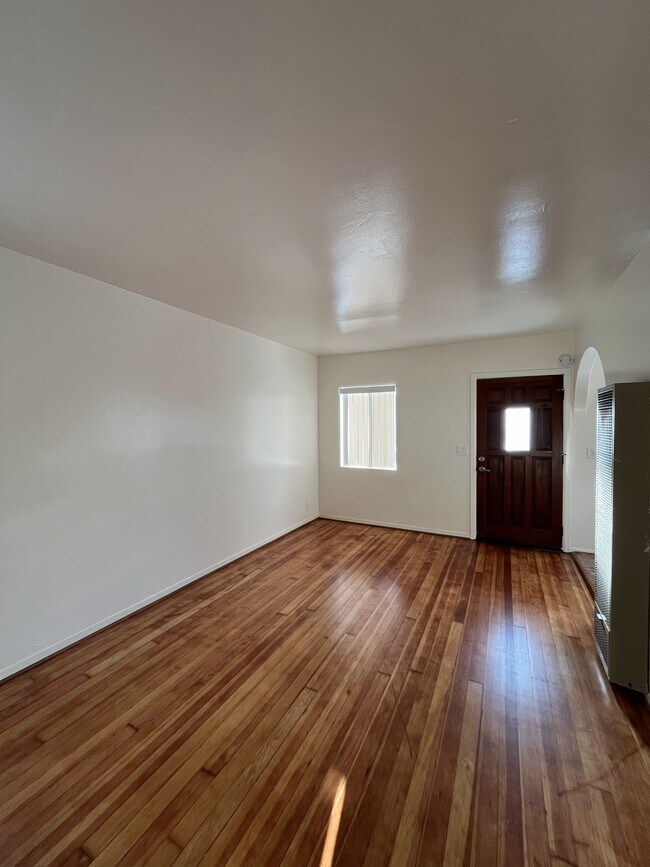 Living Room - 256 17th St