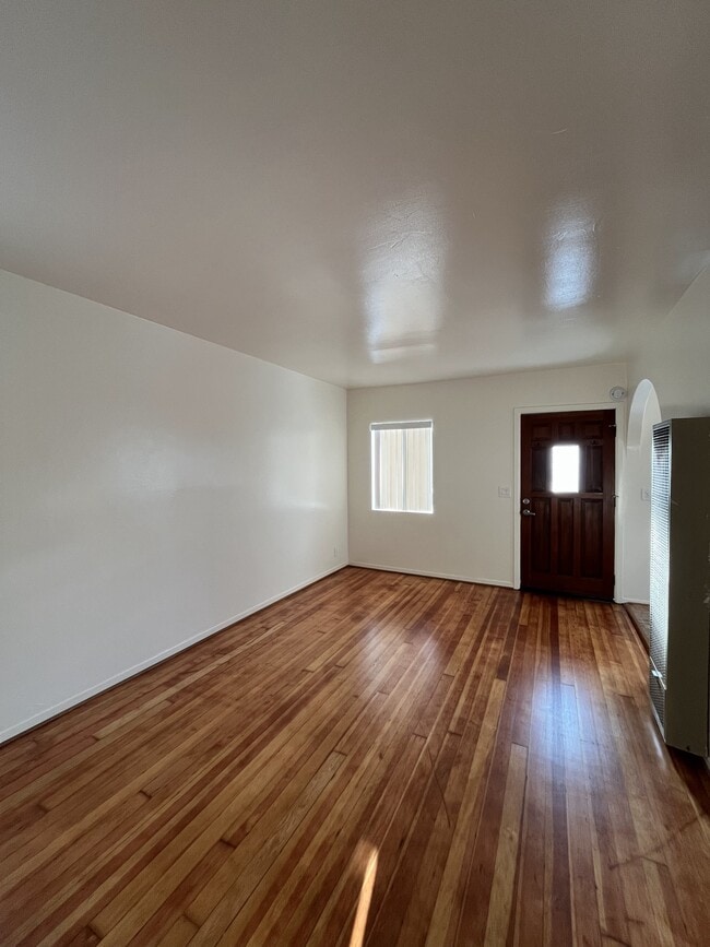 Living Room - 256 17th St