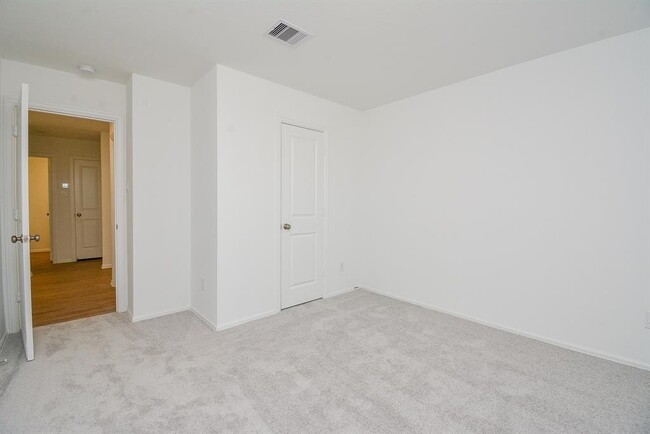 Building Photo - 5226 Sunvalley Bend Dr