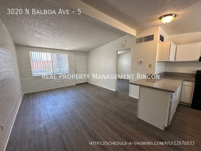 Foto del edificio - 3020 N Balboa Ave
