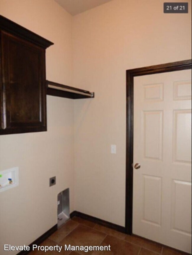 Building Photo - 3 br, 2 bath House - 2201-Starwood Way