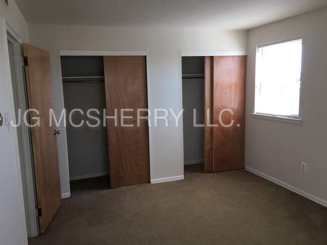 Foto del edificio - One Bedroom at Fox Chase Place