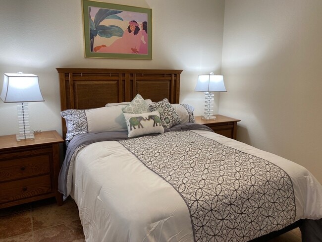 Building Photo - 78853 Tamarisk Flower Dr