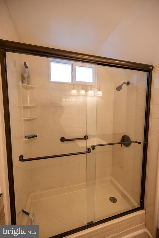 Foto del edificio - 103 E Montgomery Ave