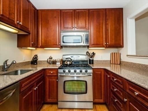 Foto del edificio - 318 Rindge Ave