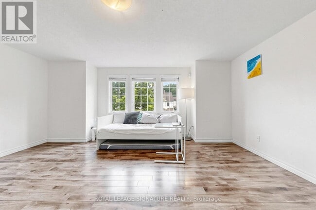 Building Photo - 110 Activa Ave