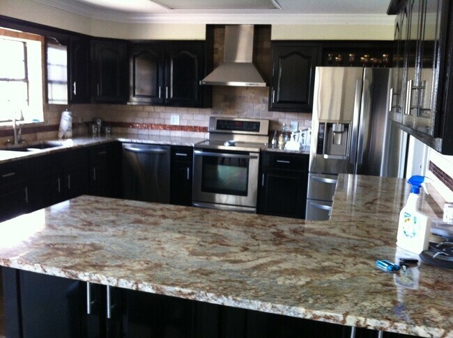 Foto del edificio - 3/2/2 Fenced yard, gunite pool and spa