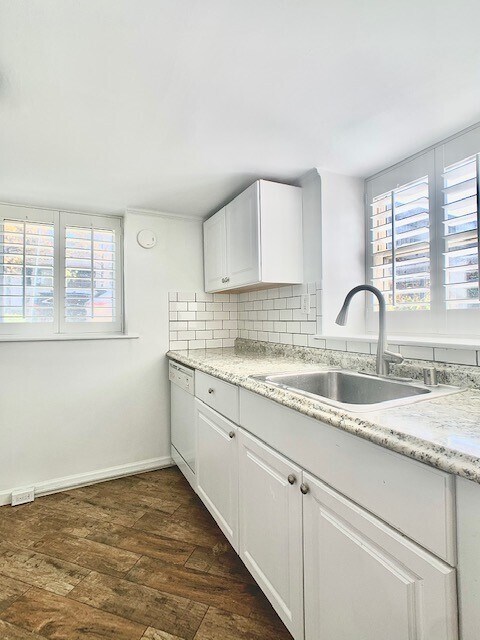 Kitchen - 300 W Pennsylvania Ave