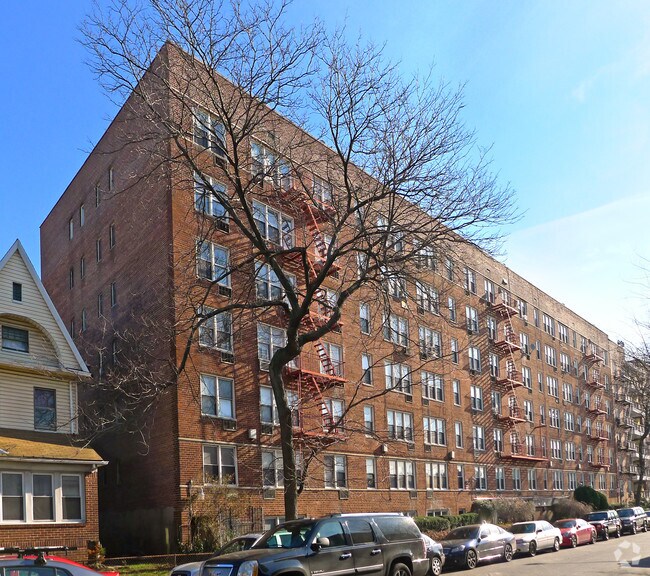 Foto del edificio - 745 E 31st St