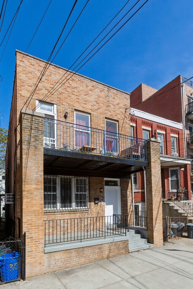 Building Photo - 3024 23rd St