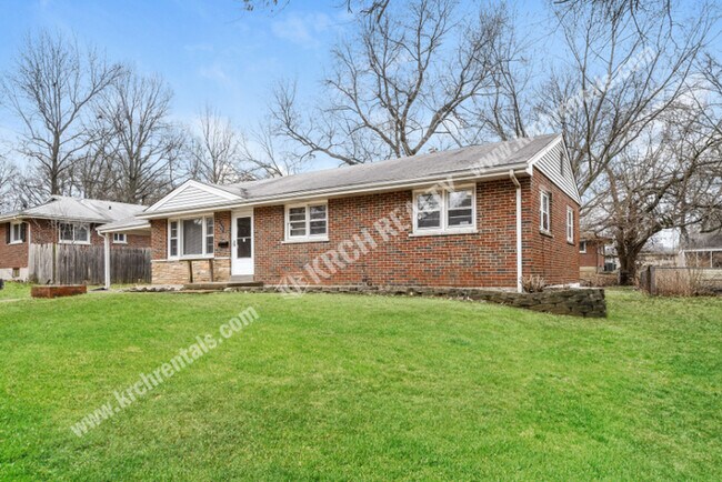 Foto del edificio - Cute 3-Bed 2.5-Bath Brick Home