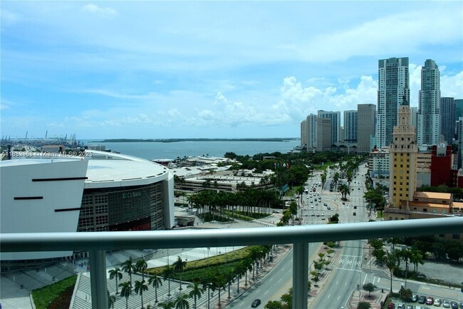 Building Photo - 888 Biscayne Blvd