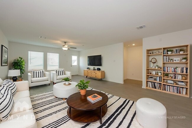 Building Photo - 2737 Ctr Crk Ln