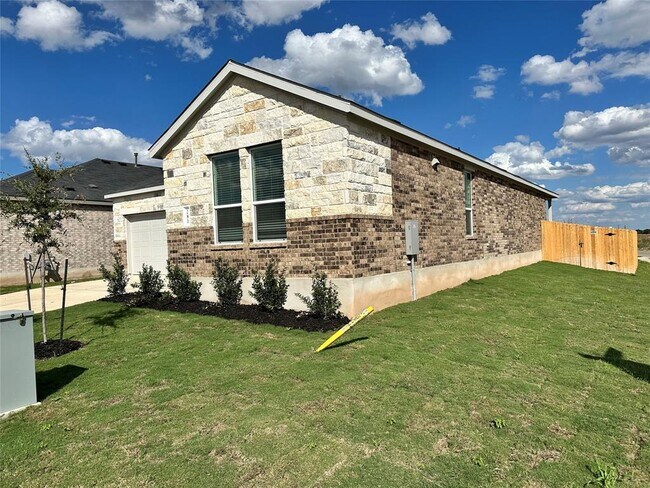 Building Photo - 281 Seven Seas Dr