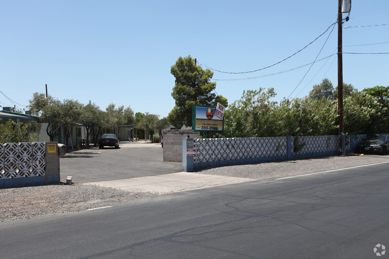 Foto del edificio - 1745 Athol Ave