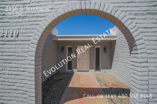 Building Photo - Spacious 4 Bedroom Home with 2 Bathrooms, ...