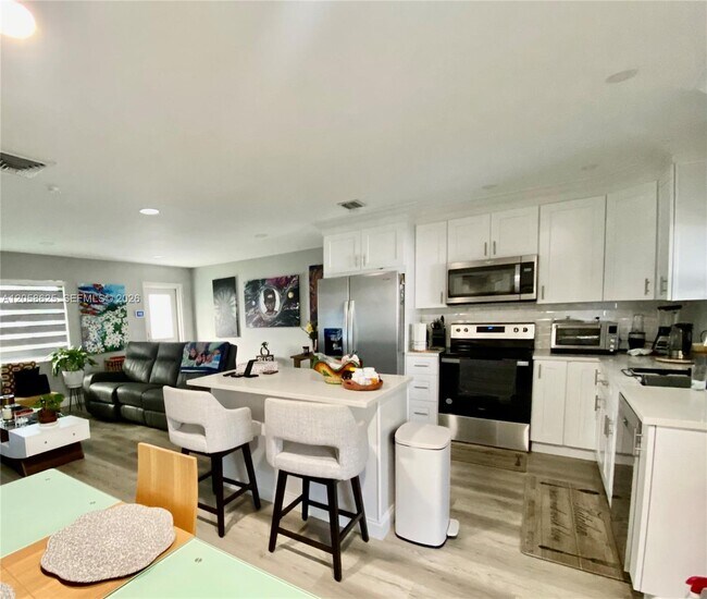 Foto del edificio - 2374 SW 11th Ave