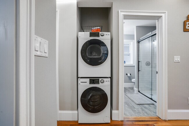 Building Photo - Babcock Street