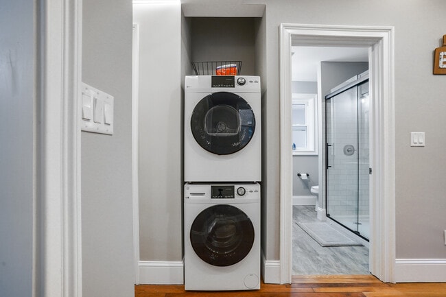 Photo - Babcock Street Apartment