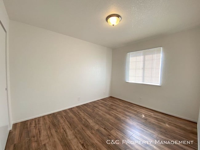 Building Photo - Two Bedroom Apartment in South Salinas