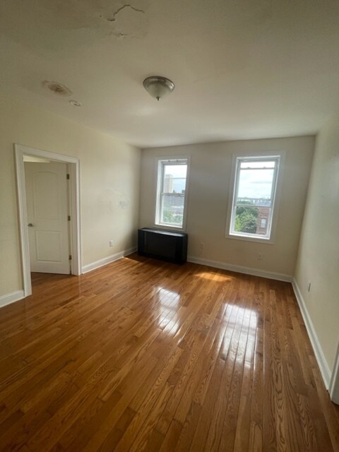 Building Photo - 6404 Park Ave