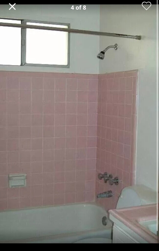 Building Photo - 1703 S Hardy Dr
