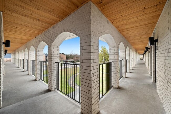 Building Photo - 5911 Sheridan Ave