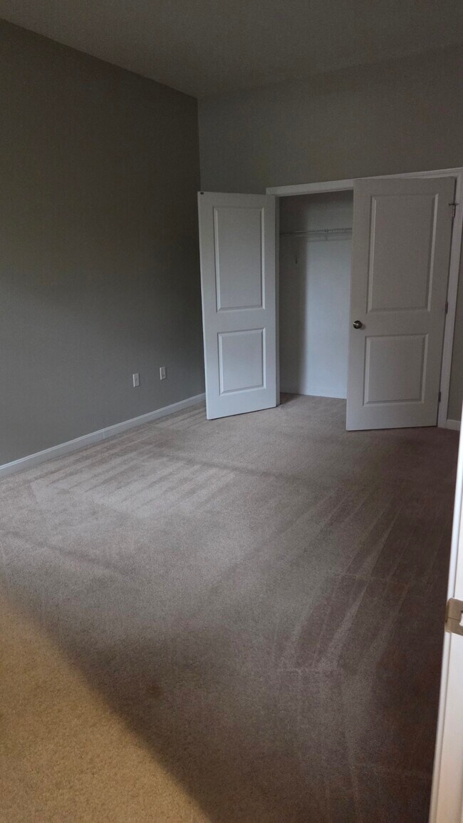 Dormitorio G104 con vestidor - 81 Birch St