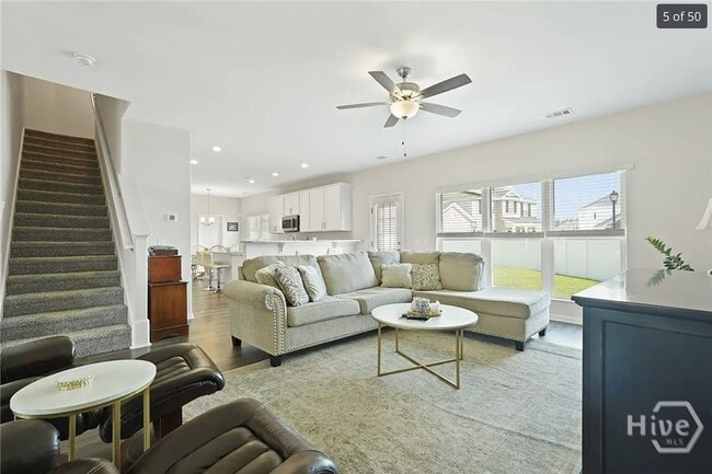 Building Photo - 126 Chalk Farm Wy