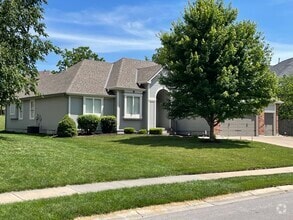 Building Photo - 505 S Lakeshore Dr
