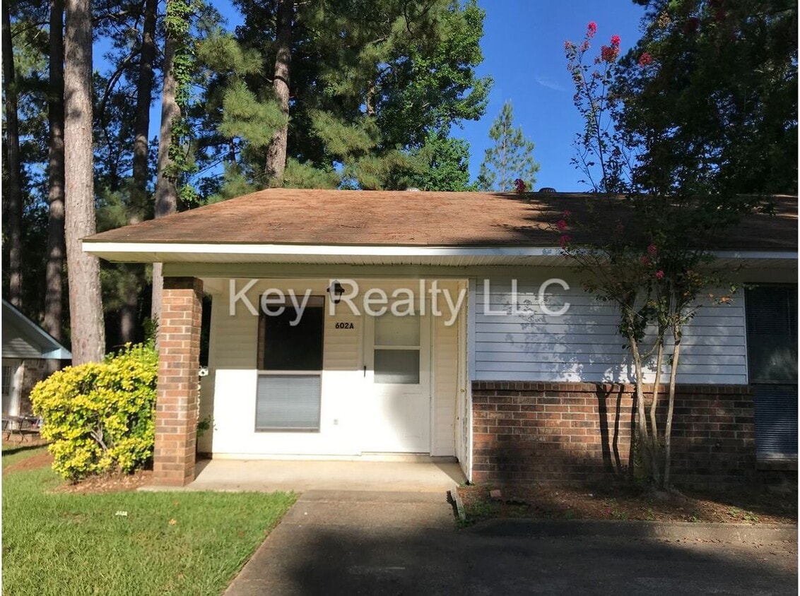 Primary Photo - 602 - A Gary K - Pineville
