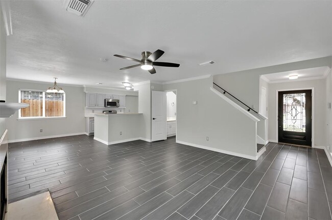 Building Photo - 12652 Pine Bush Dr