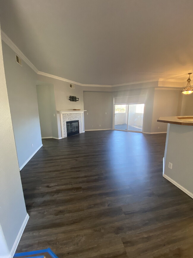 Building Photo - 3 bedroom - Strawberry Fields