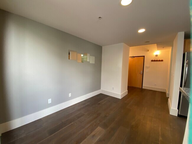 Building Photo - 701 Minna St