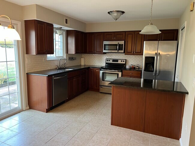 Foto del edificio - 2426 Hillock Ct