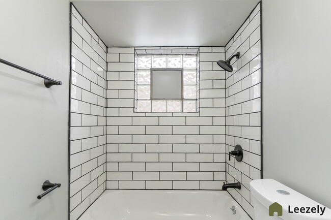 Building Photo - 2457 W 69th St