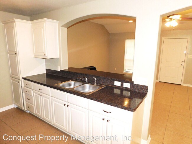 Building Photo - 2 br, 1 bath House - 1320 E Houston St.