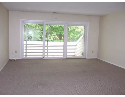 Primary Photo - 244 Nassau Dr