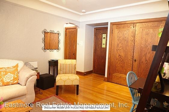 Foto del edificio - 1428 E Capitol Dr