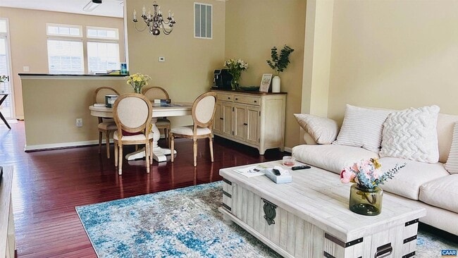 Foto del edificio - 904 Bing Ln