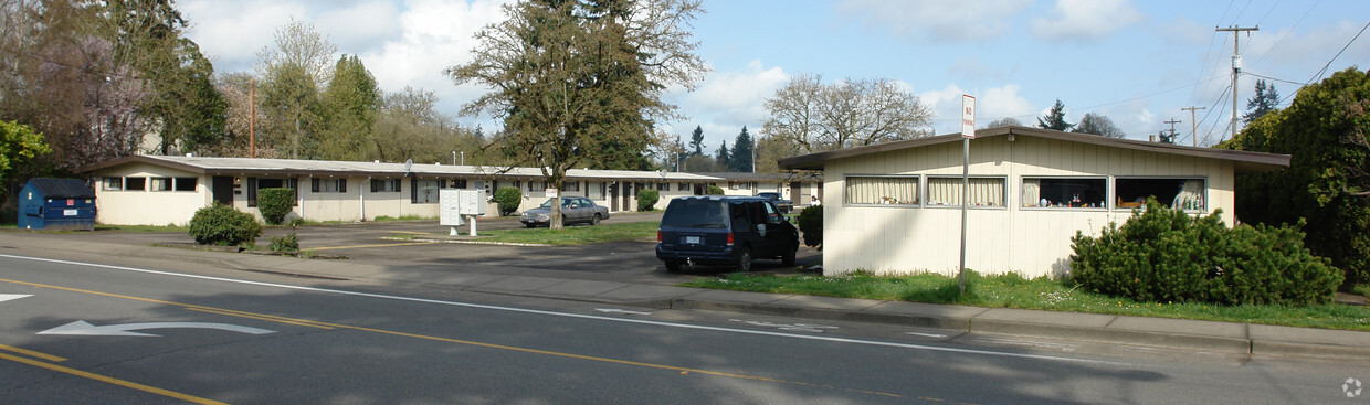 Primary Photo - Waverly Lake Apartments