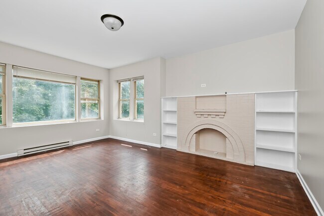 Living - 7650 S Bishop St