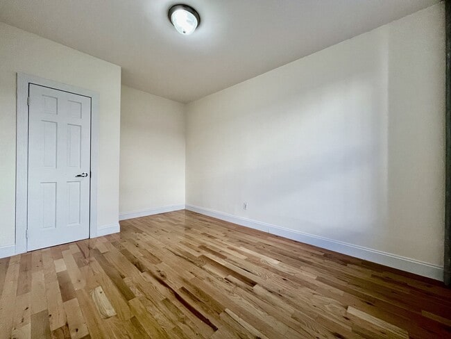 Building Photo - 709 W 176th St