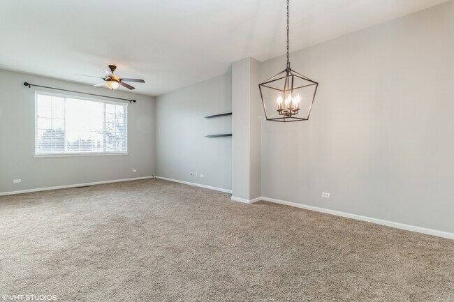 Building Photo - 2428 Oakfield Ct