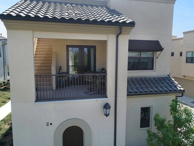 Building Photo - 168 Follyhatch