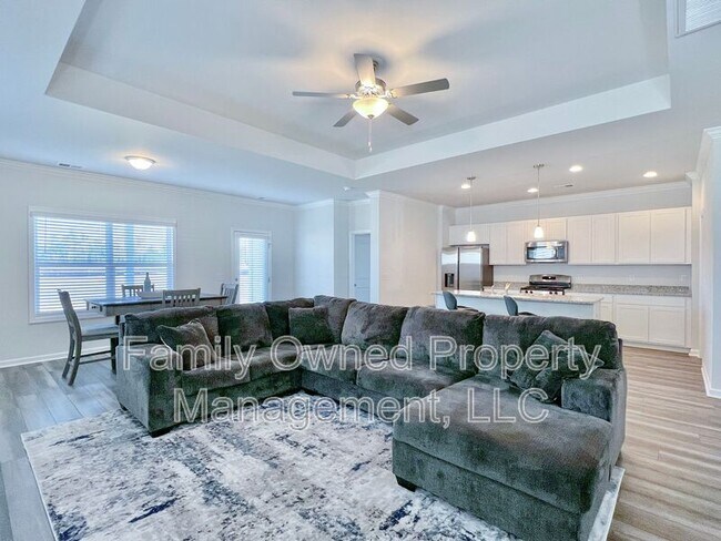 Foto del edificio - 215 Clydesdale Cir