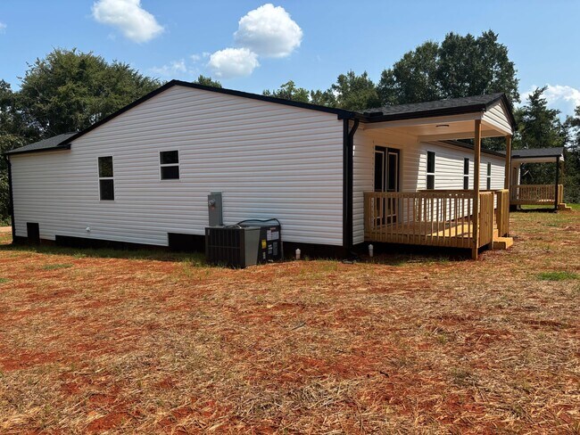 Foto del edificio - 229 Old Landfill Rd