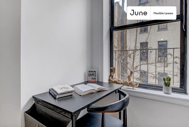 Building Photo - Contemporary ROOM at The Lexington House