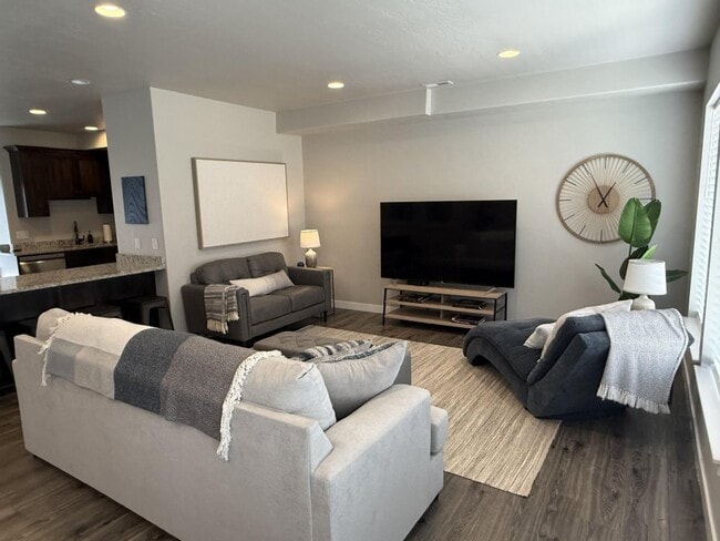 Foto del edificio - 371 W Knights Ln